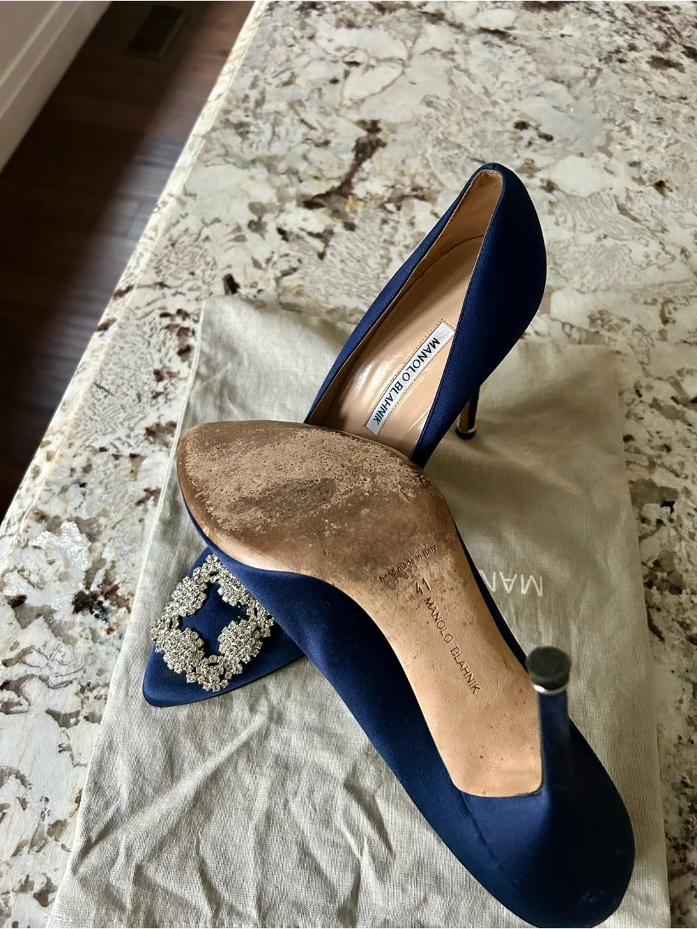 Manolo Blahnik Navy Satin Hangisi Pumps 105 - Picture 4 of 4